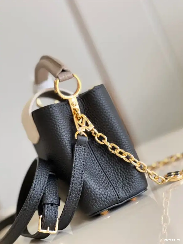 WIS MINI CAPUCINES LOUIS VUITTON 0426